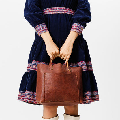 Nutmeg | Midsize crossbody tote with handles and a pocket