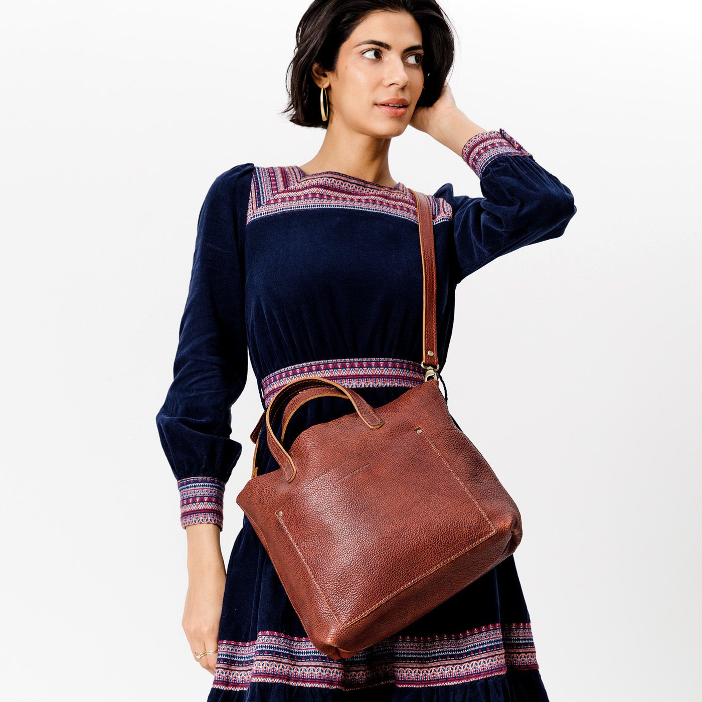 Nutmeg | Midsize crossbody tote with handles and a pocket