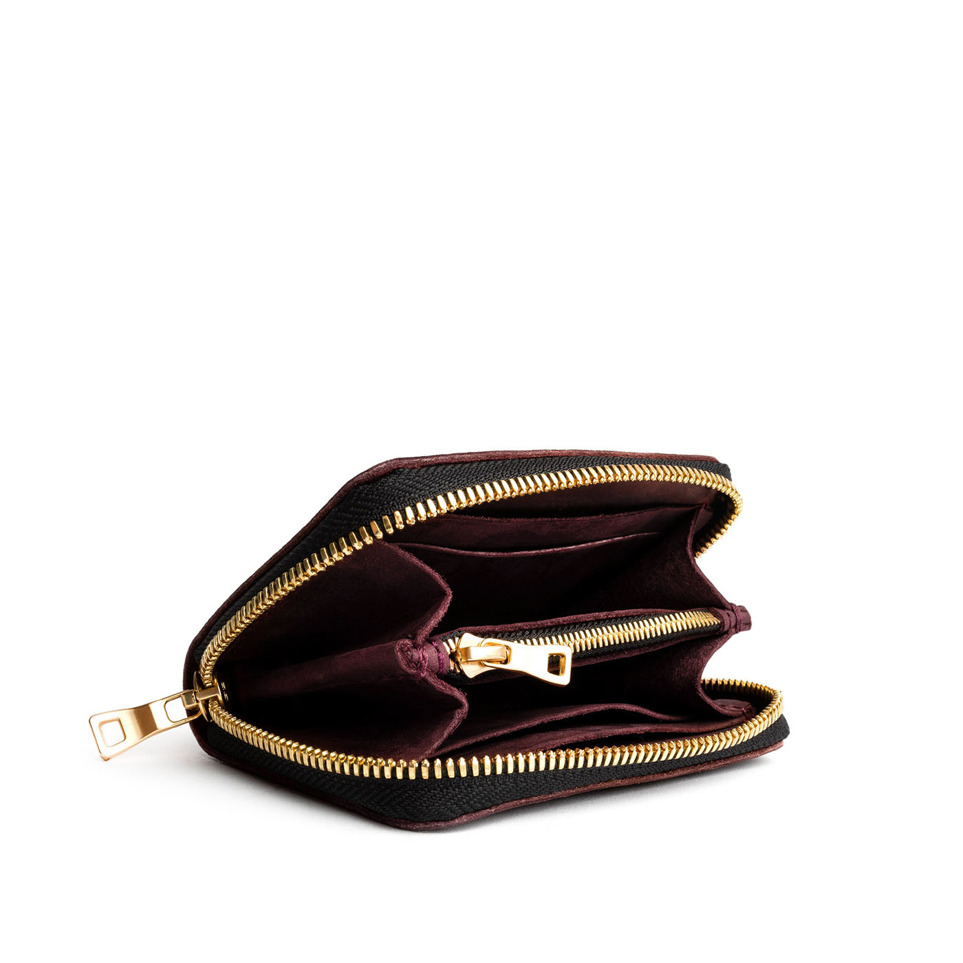 Merlot | Small leather wallet with zipper open