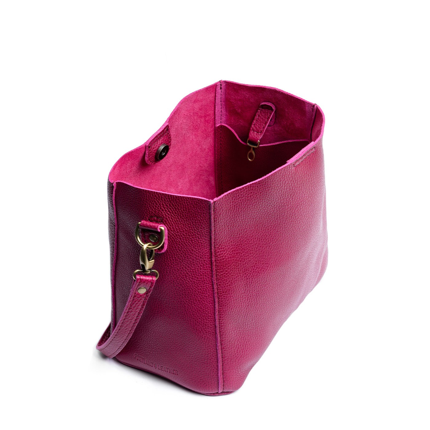 Cosmo | symmetrical bucket bag with latch closure and removable crossbody strap