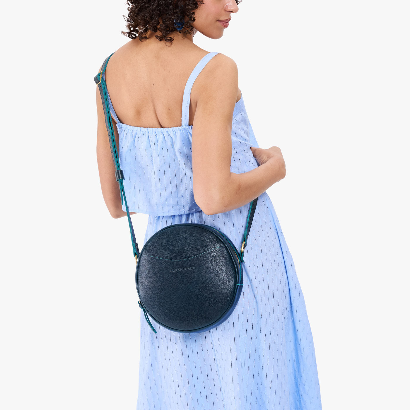 Boreal*Large | Circle shaped crossbody bag with top zipper