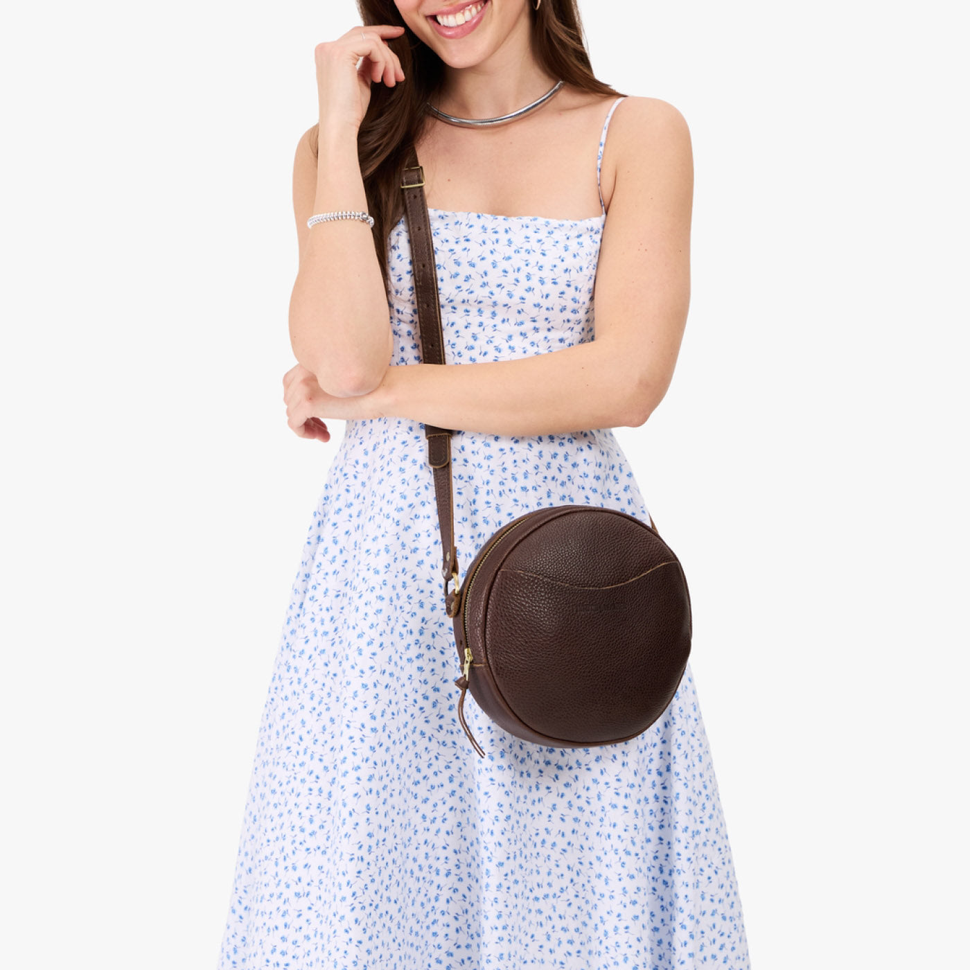 Coldbrew*Large | Circle shaped crossbody bag with top zipper