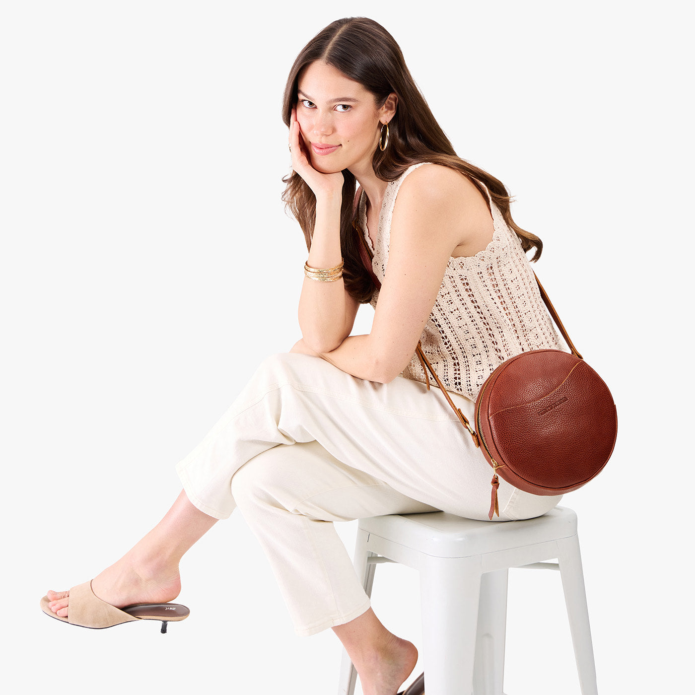 Nutmeg*Large | Circle shaped crossbody bag with top zipper