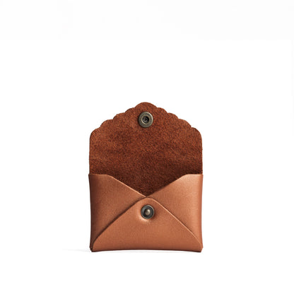 Hava | Small leather wallet with scalloped edge open