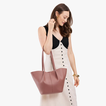Sunkissed*Large | Model carrying wide bucket shaped tote bag with matching leather handles