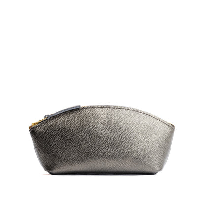 Stardust*Eclipse | Spacious leather makeup bag with curved seams and top zipper