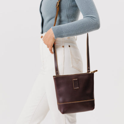 Grizzly | Small rectangular crossbody purse with top zipper and interior pocket