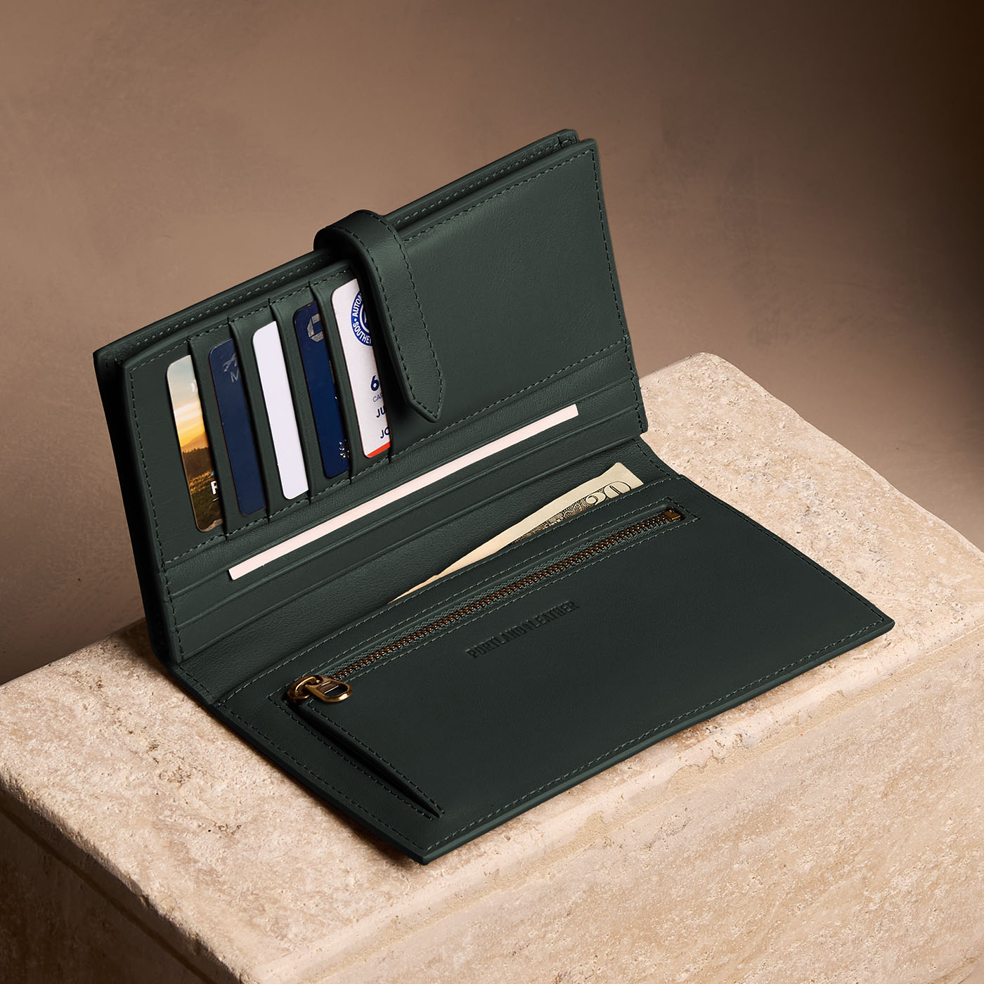 Regent Green*Extra Large | Leather bifold wallet with a strap and bar closure