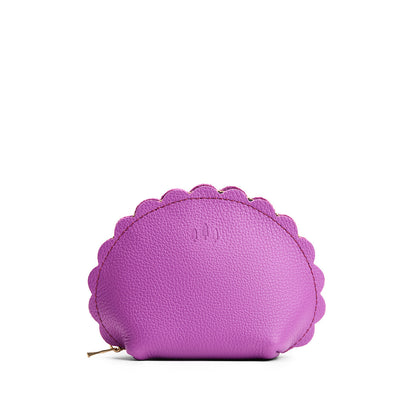 Cattleya*Large | Curved leather pouch with zipper and scalloped edges