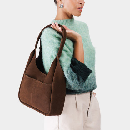 Stagecoach*Large | U-shaped, flat-bottomed leather shoulder bag with two outside pockets