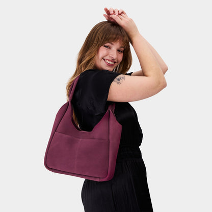 Superbloom*Large | U-shaped, flat-bottomed leather shoulder bag with two outside pockets