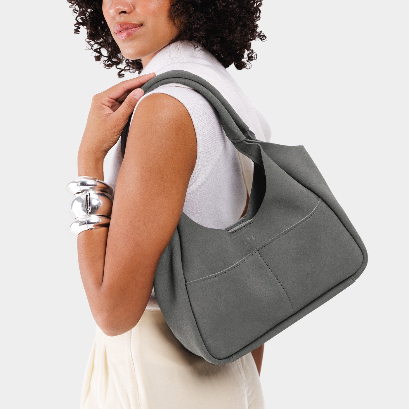 Smoke Grey*Medium | U-shaped, flat-bottomed leather shoulder bag with two outside pockets
