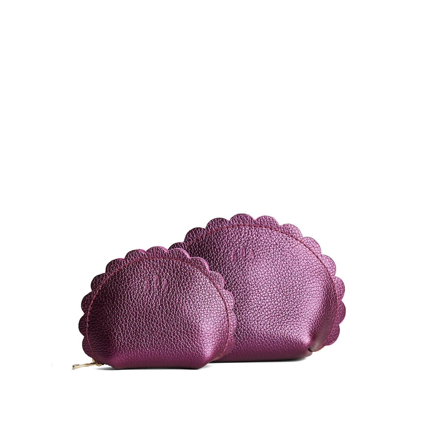 Ultra Violet | Curved leather pouch with zipper and scalloped edges