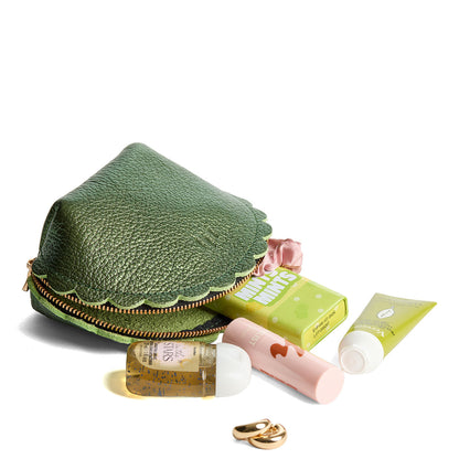 Metallic Greench*Large | Curved leather pouch with zipper and scalloped edges