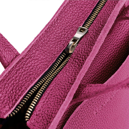 Cosmo*Zipper | Closeup of zipper on crossbody tote bag with zipper closure and front pocket