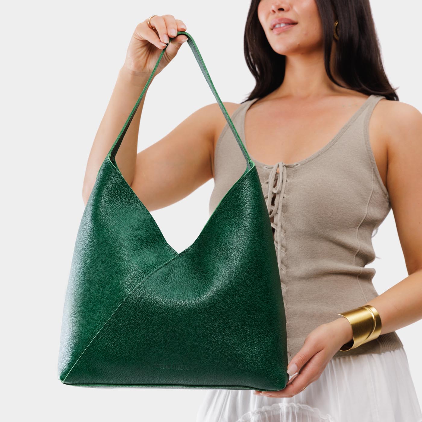 Bacalar*Oversized | Model wearing large shoulder bag with magnetic snap closure
