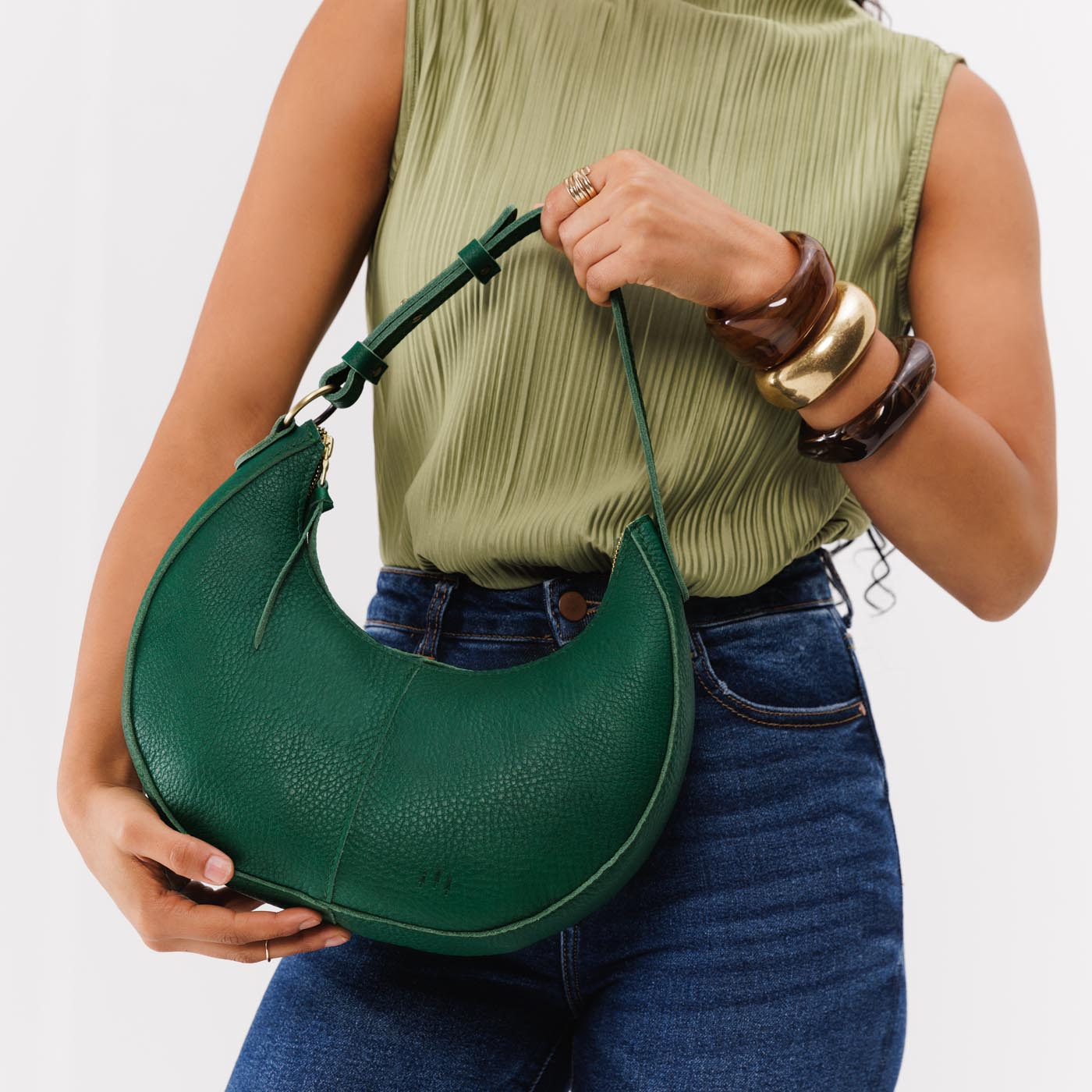 Bacalar*Small | Crescent shaped shoulder bag with zipper closure and adjustable strap