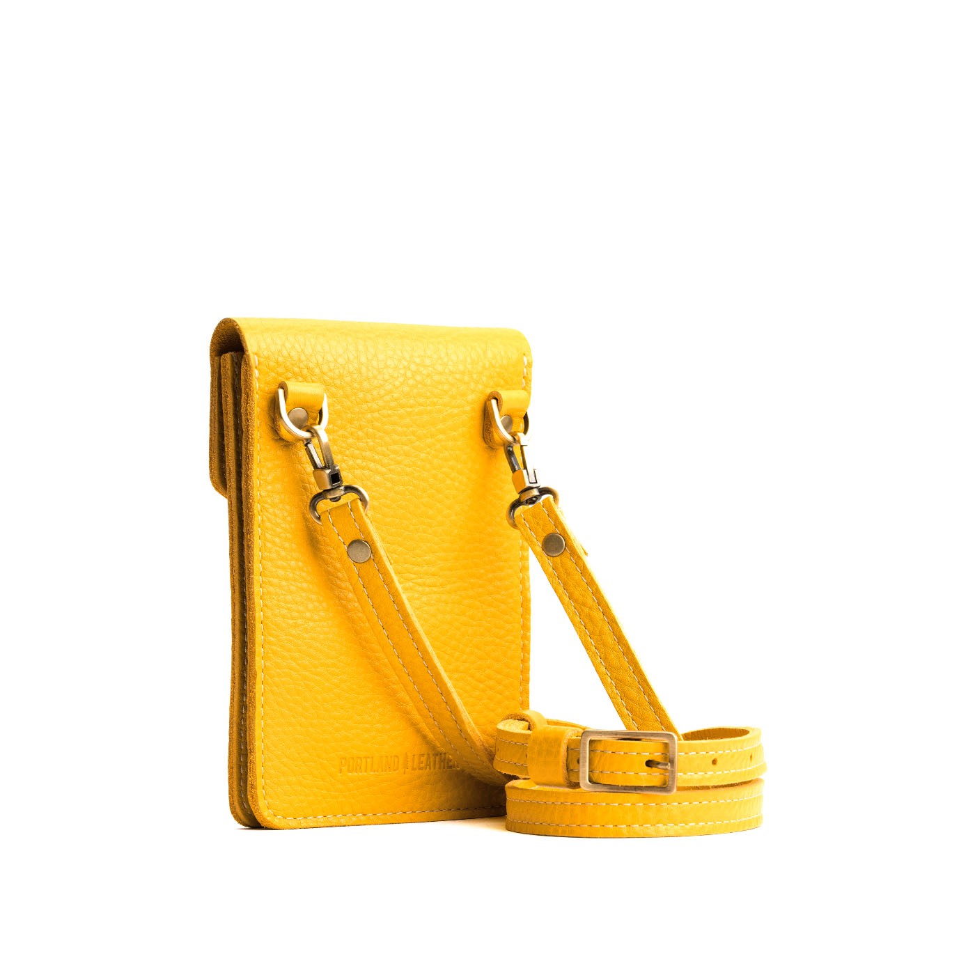Naples | Slim, phone-shaped crossbody purse with magnetic closure