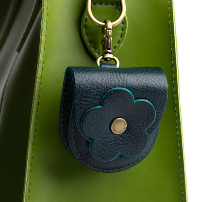 Boreal | U shaped pouch with leather flower applique