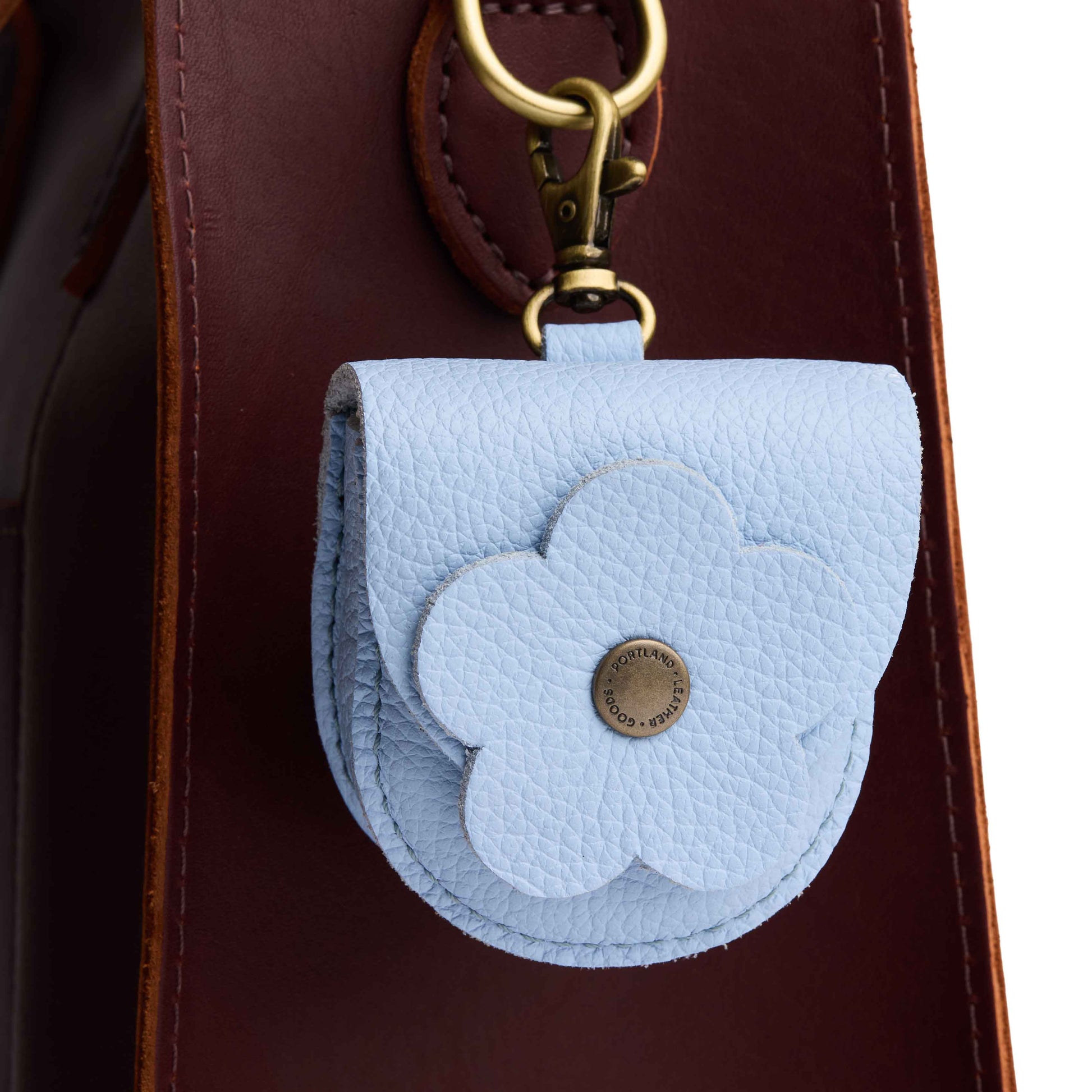 Skyway | U shaped pouch with leather flower applique