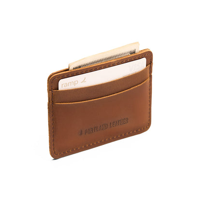 Canyon | Minimalist leather wallet with card slots and PLG logo