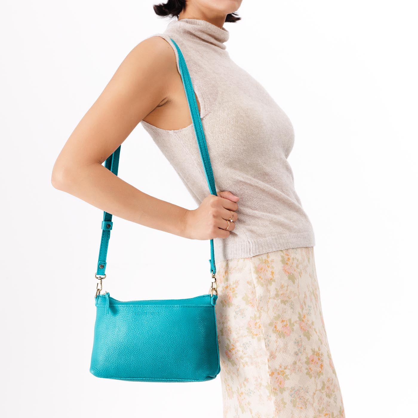 Baja*Small | Zip top petite crossbody bag with detachable strap