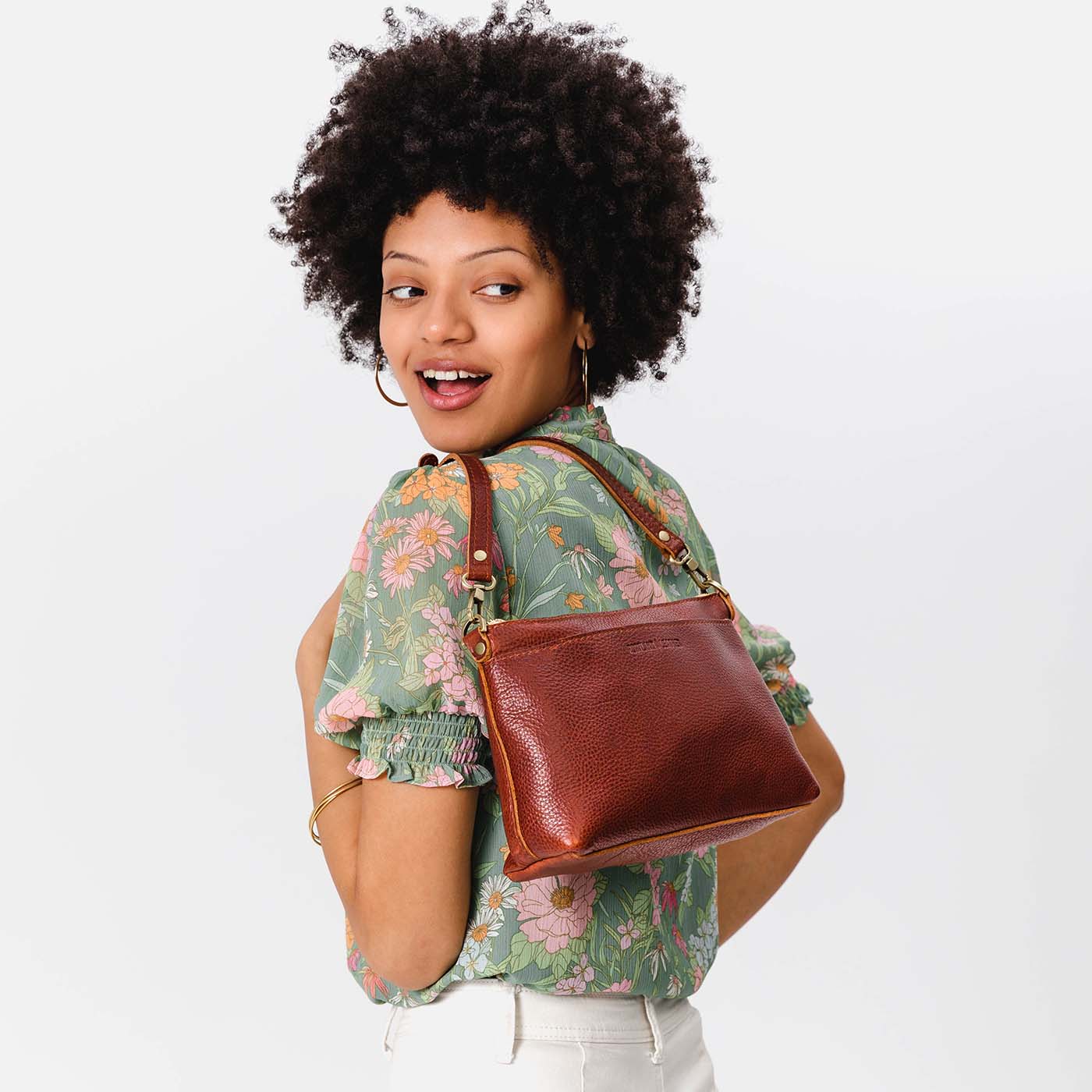 Nutmeg*Classic | Zip top petite crossbody bag with detachable strap