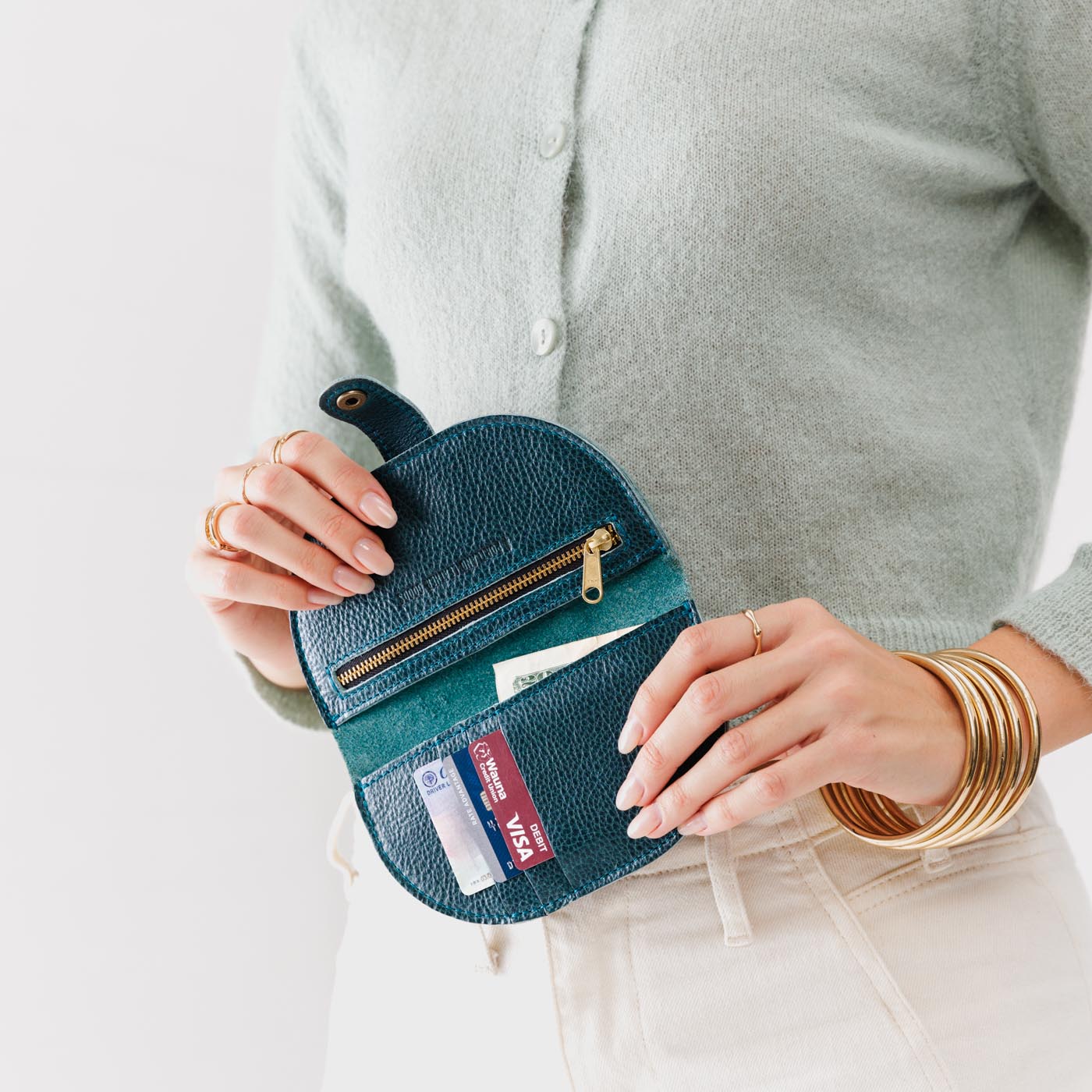 Lagoon | Semicircle bifold wallet with snap closure