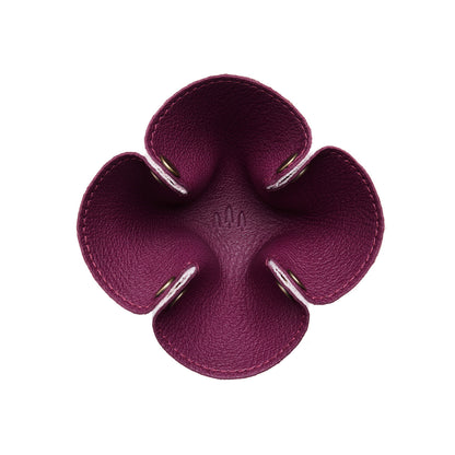 Potion | Clover leaf-shaped foldable leather tray with snap-button corners