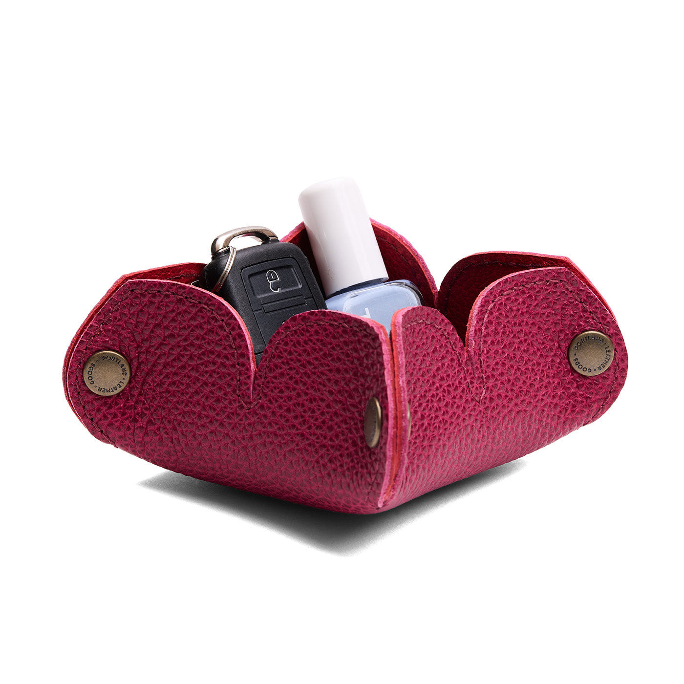 Cosmo | Desert bell-shaped foldable leather tray with snap-button corners holding items