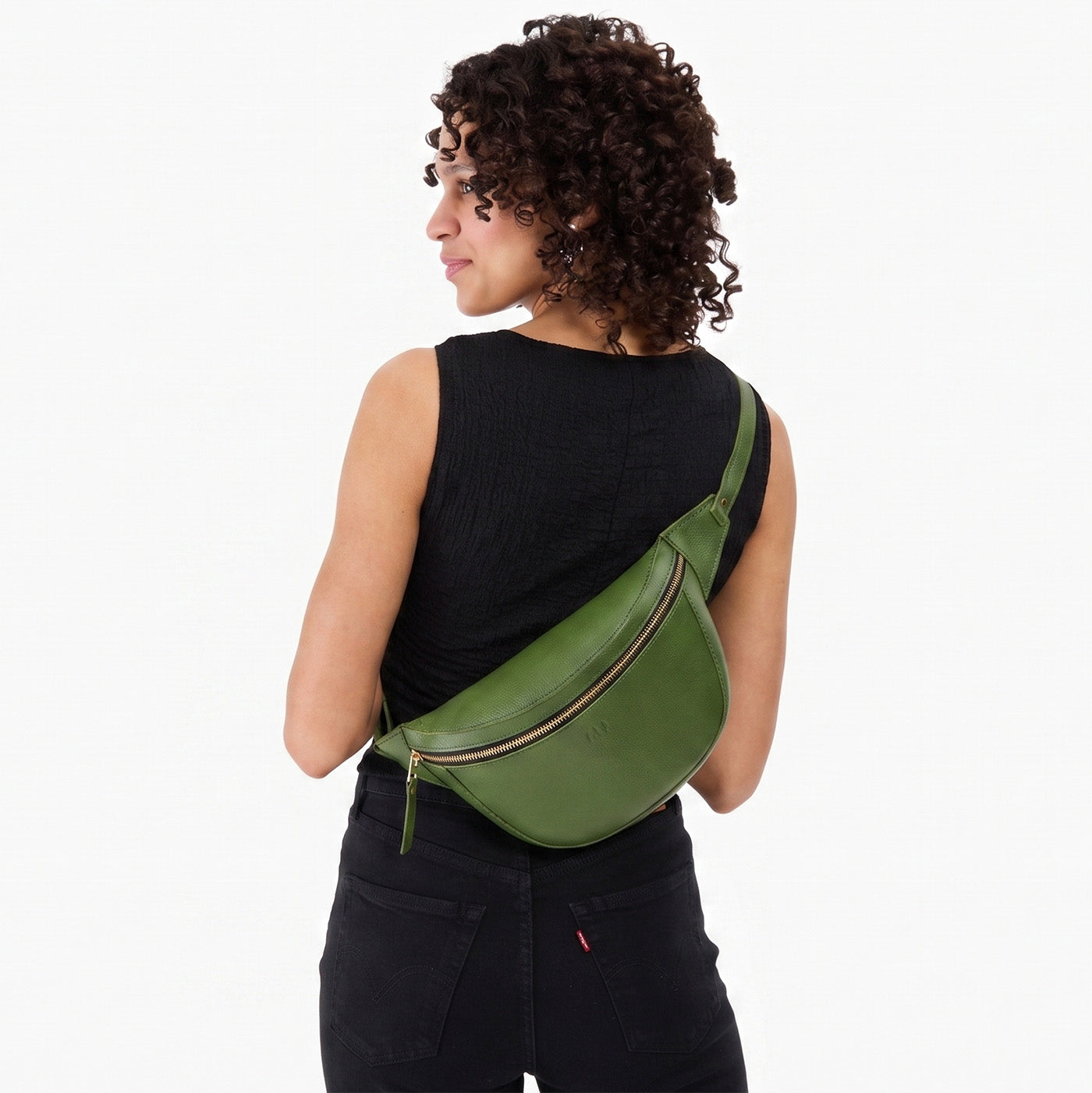 Cactus | Model wearing a sling bag with front zipper