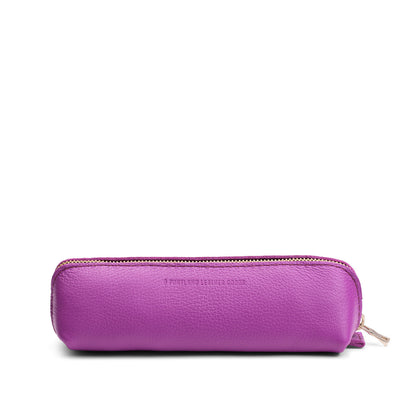 Cattleya | Leather pouch with curved seams and top zipper