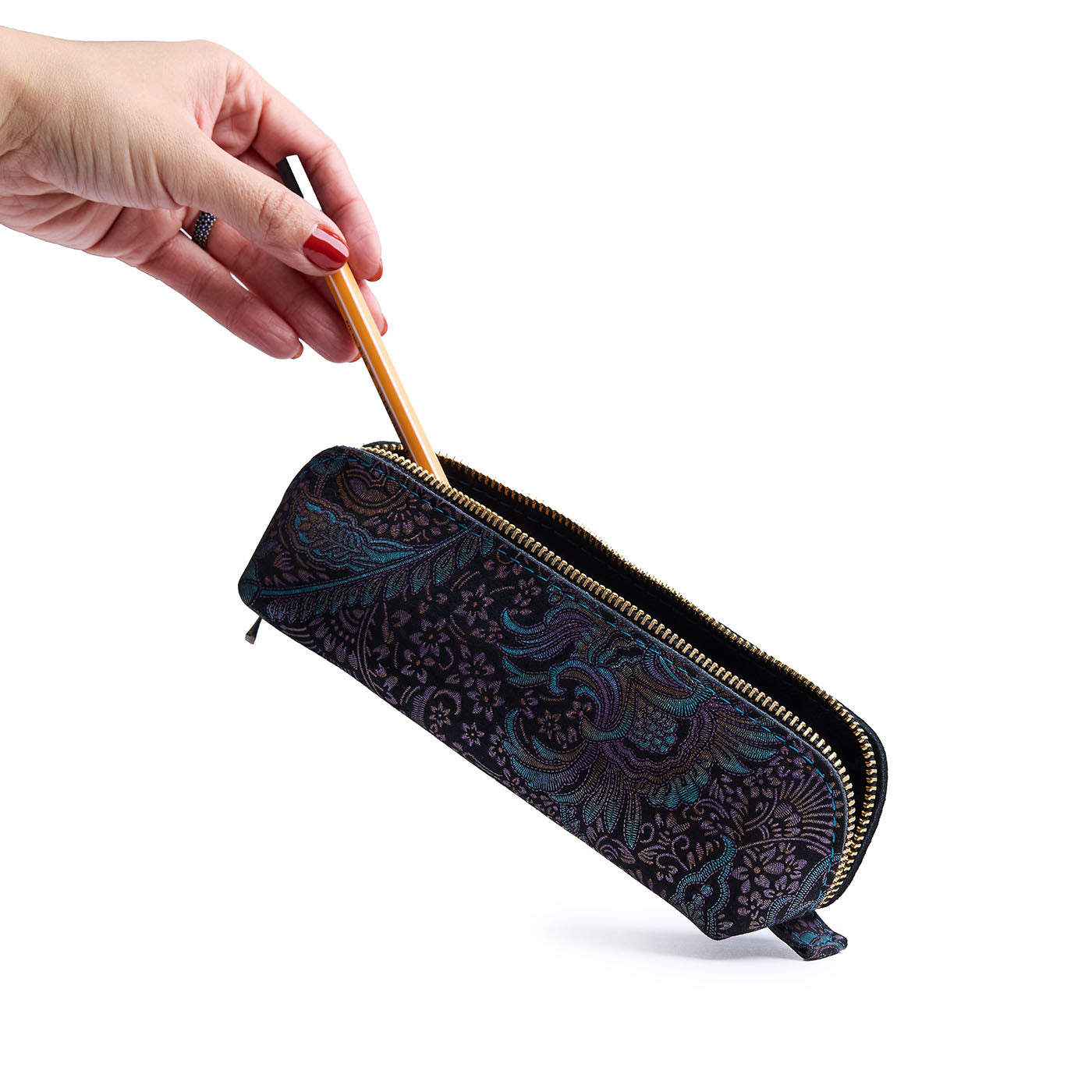 Masquerade | Leather pouch with curved seams and top zipper