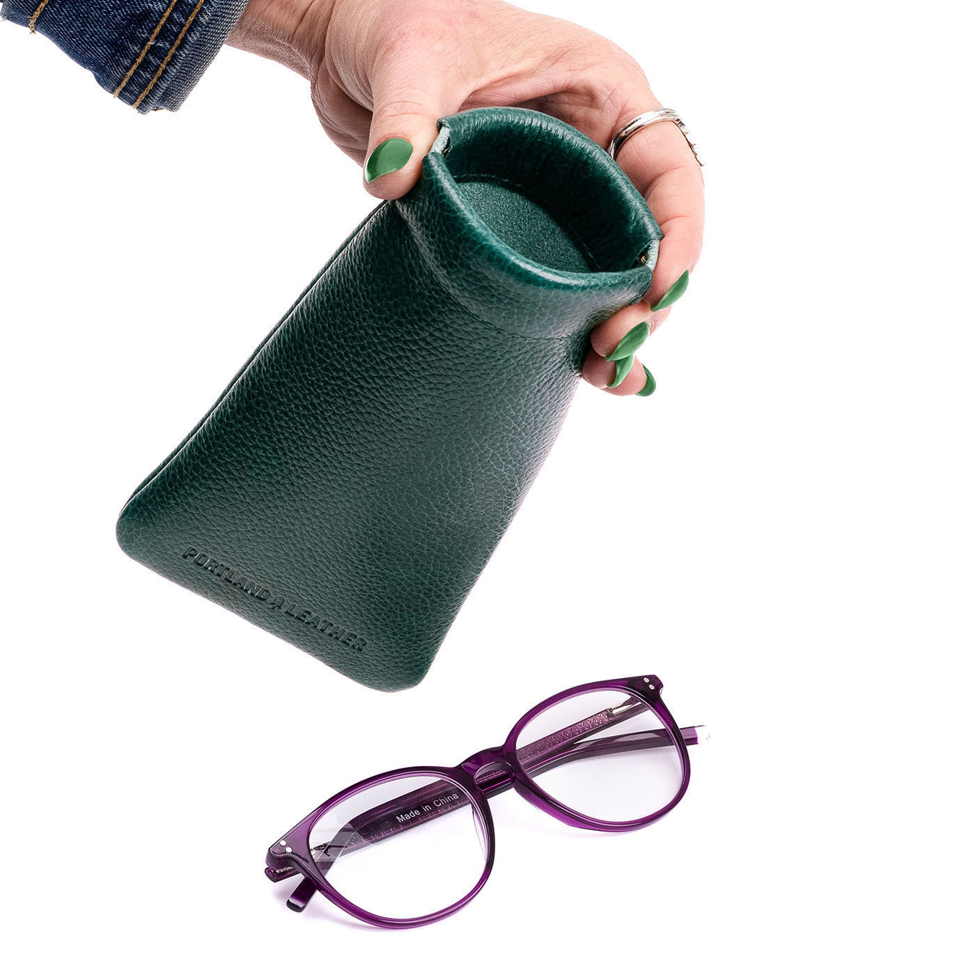 Forest Green | Leather glasses case with hidden metal spring closure