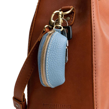 Dream | Taco shaped leather pouch with zipper and swivel lobster clasp on bag