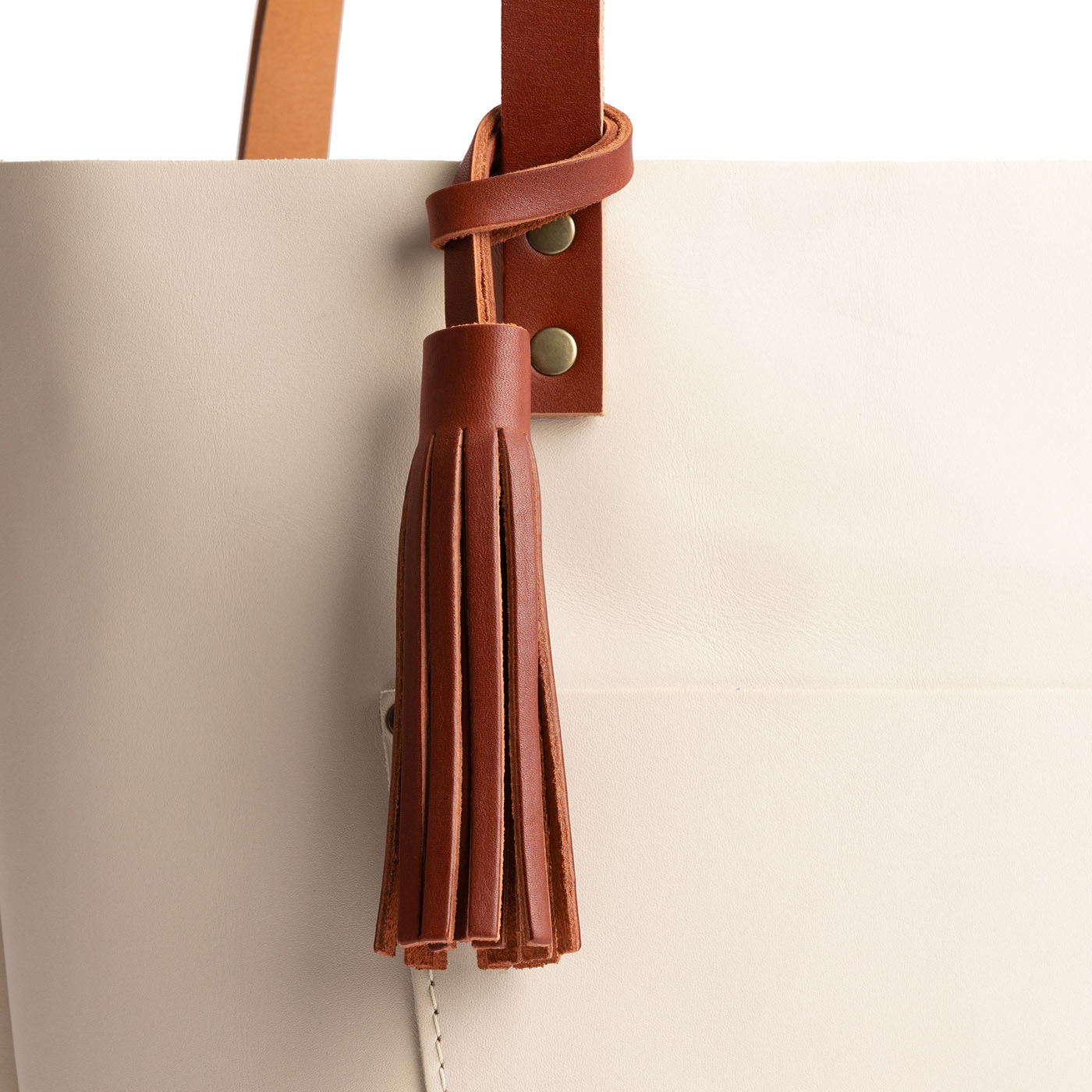 Chestnut*Large | Fringed leather tassel with leather loop