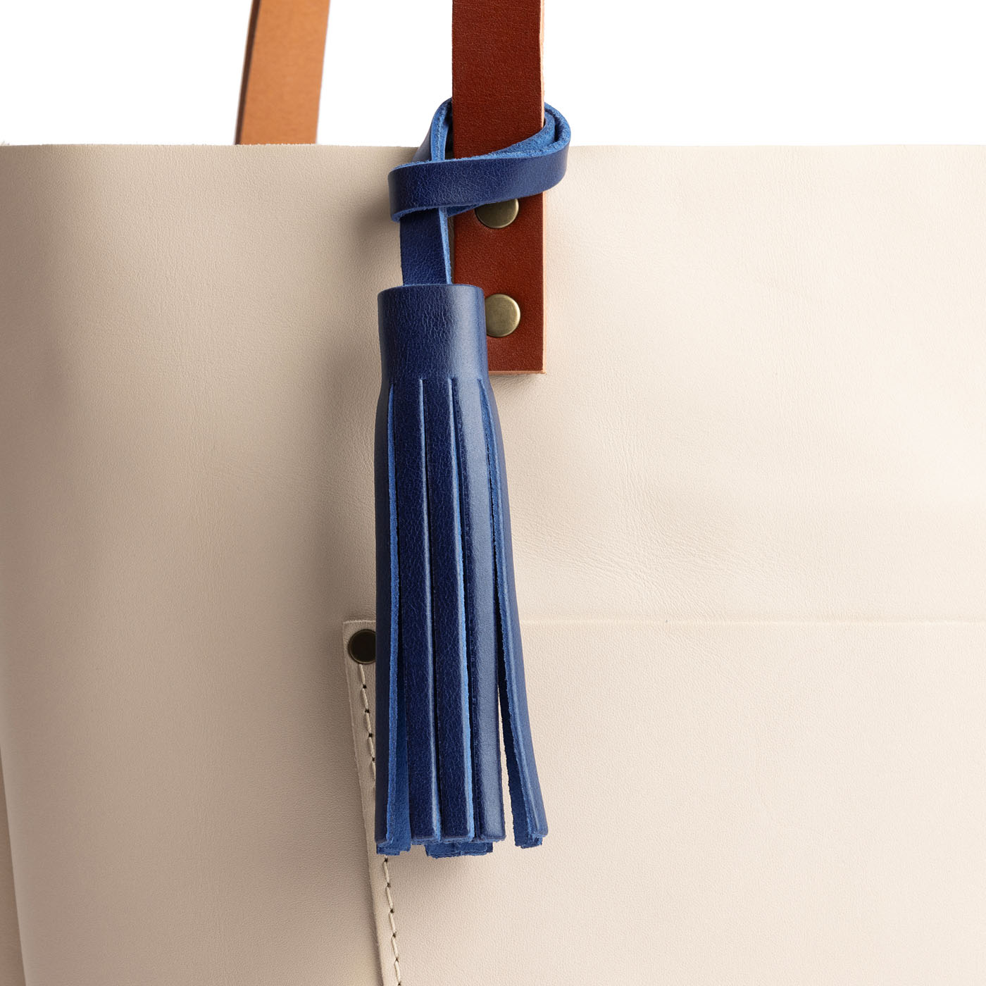 Cowboy Blue | Fringed leather tassel with leather loop