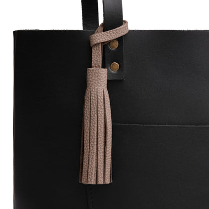Sparrow*Large | Fringed leather tassel with leather loop