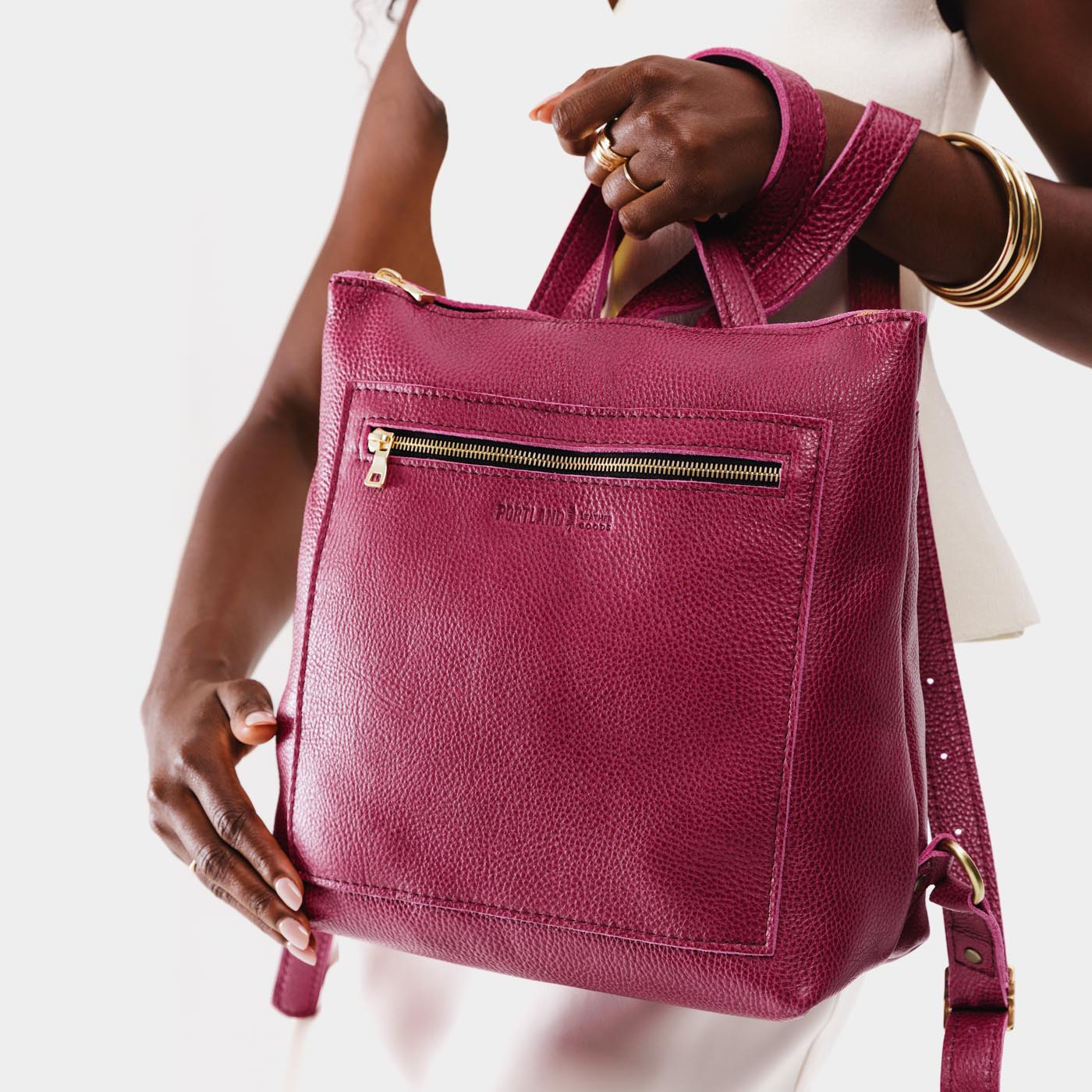 Cosmo*Large | Model wearing square slim leather tote backpack