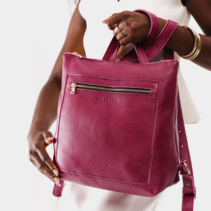 Cosmo*Large | Model wearing square slim leather tote backpack