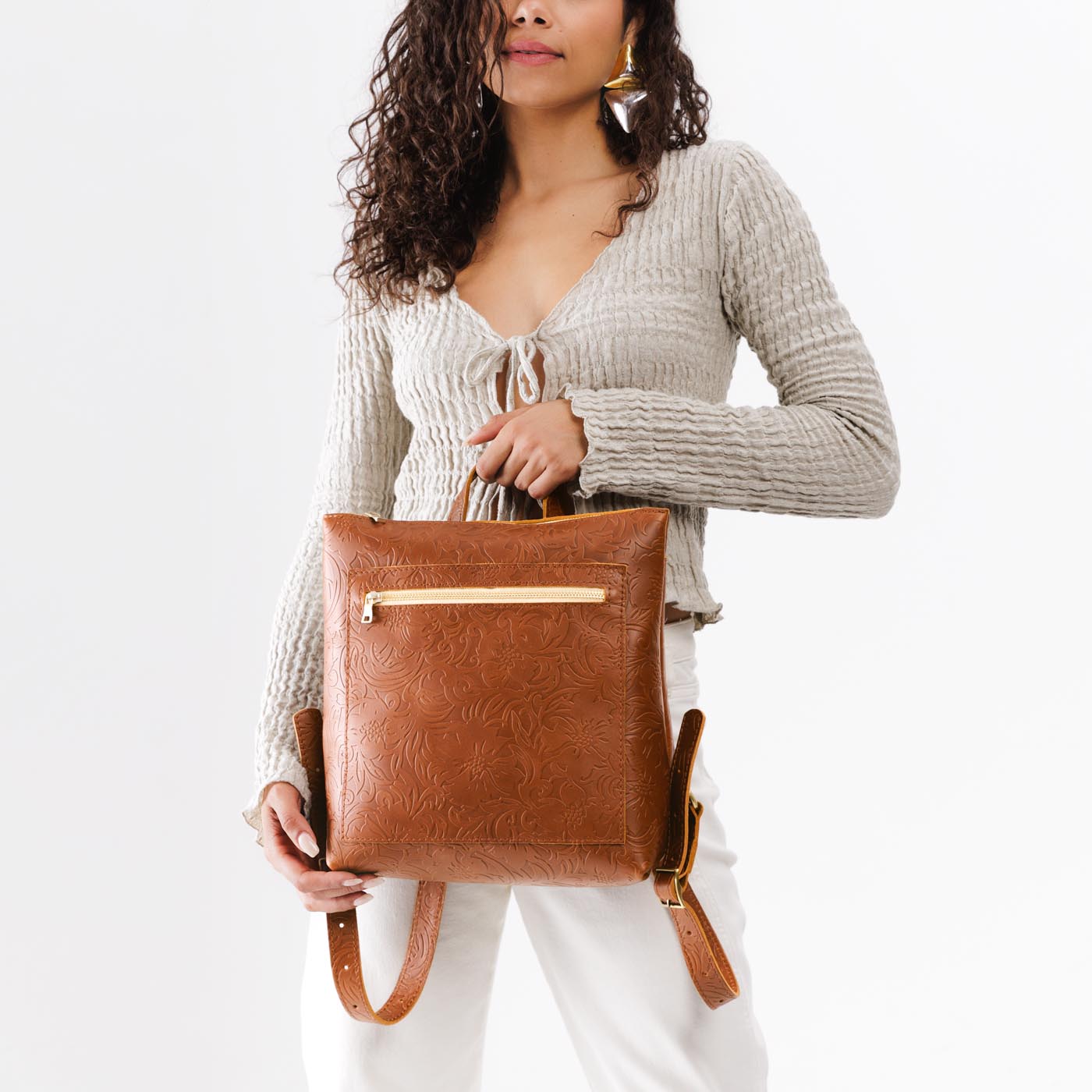 Meadow*Large | Model wearing square slim leather tote backpack