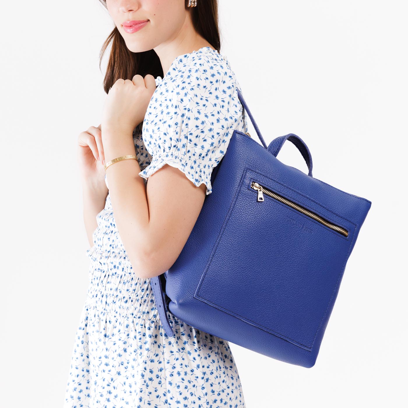 Molino Blue*Large | Model wearing square slim leather tote backpack